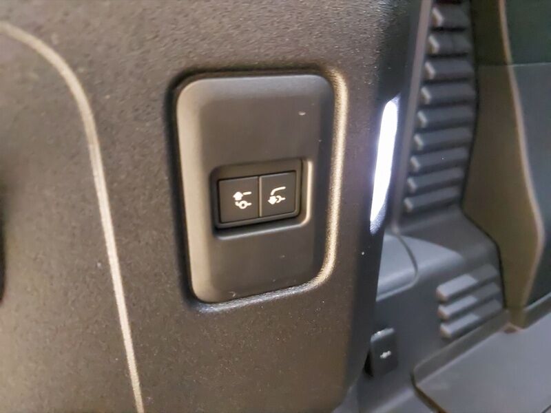 More views of Land Rover Defender