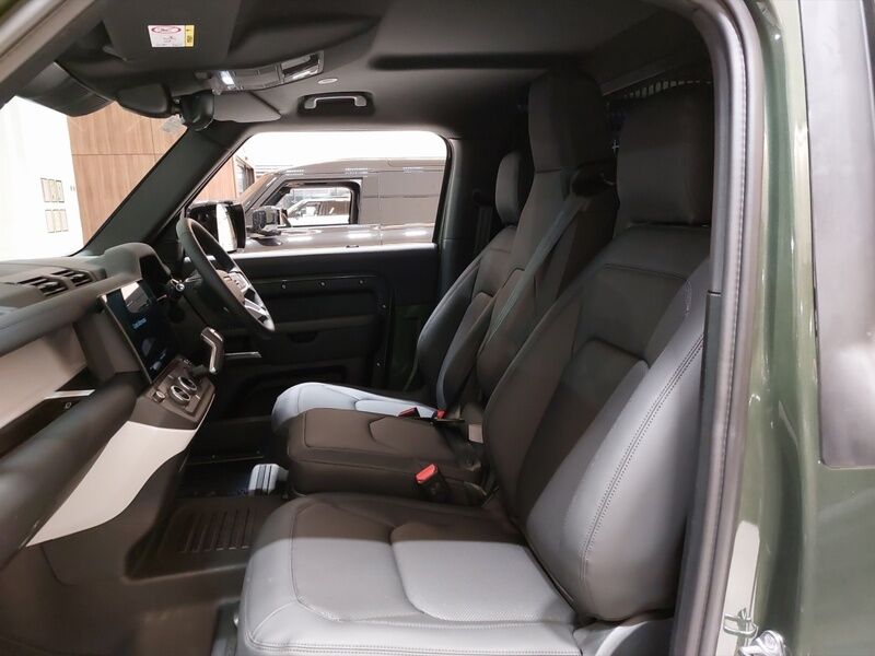 More views of Land Rover Defender