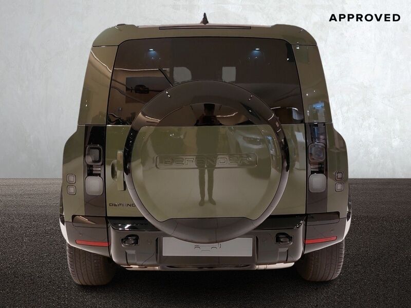 More views of Land Rover Defender