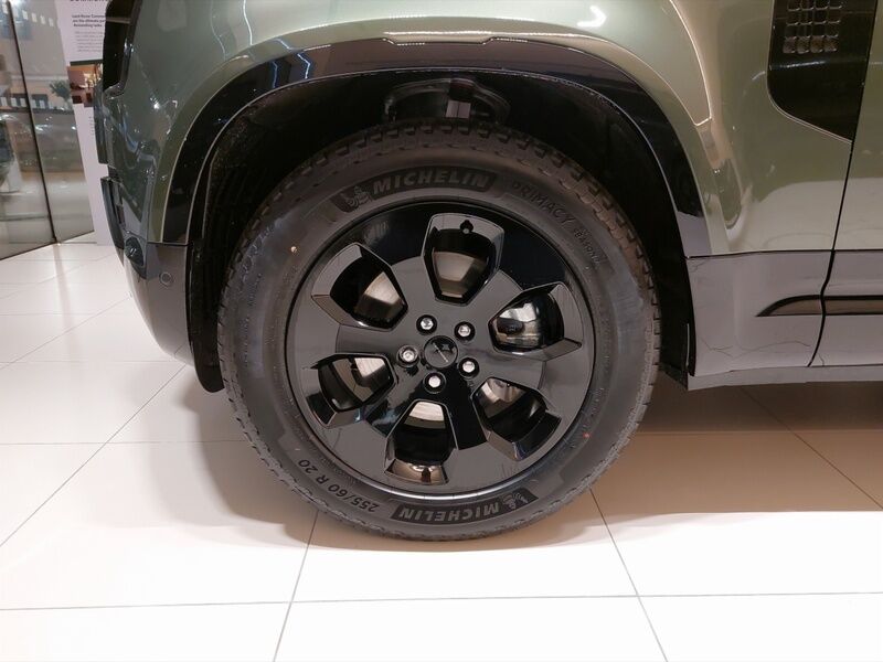 More views of Land Rover Defender