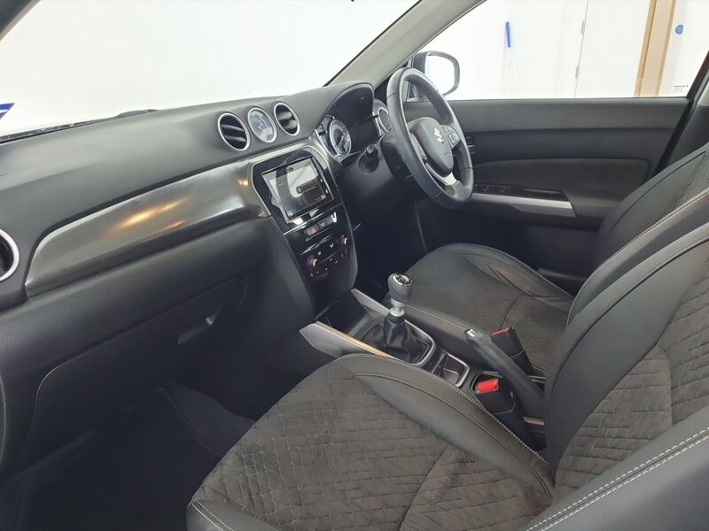 More views of Suzuki Vitara