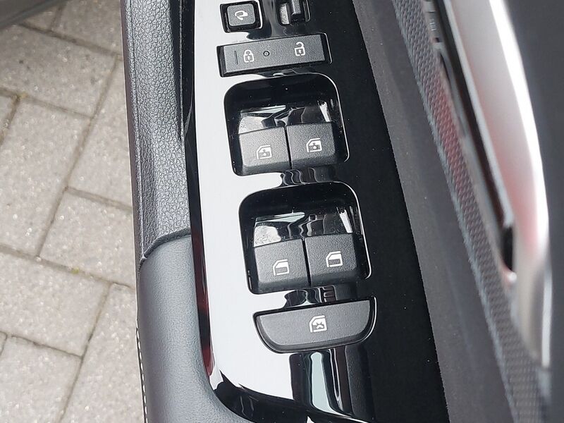 More views of Kia Sportage