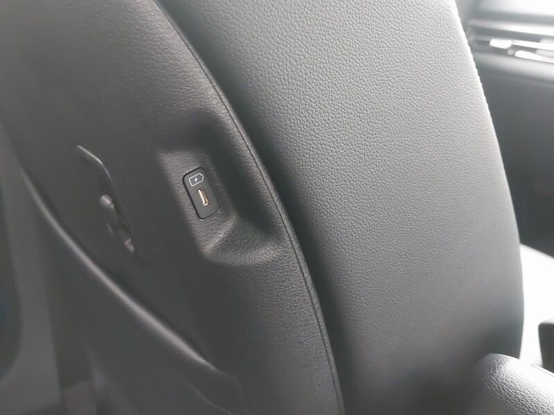 More views of Kia Sportage