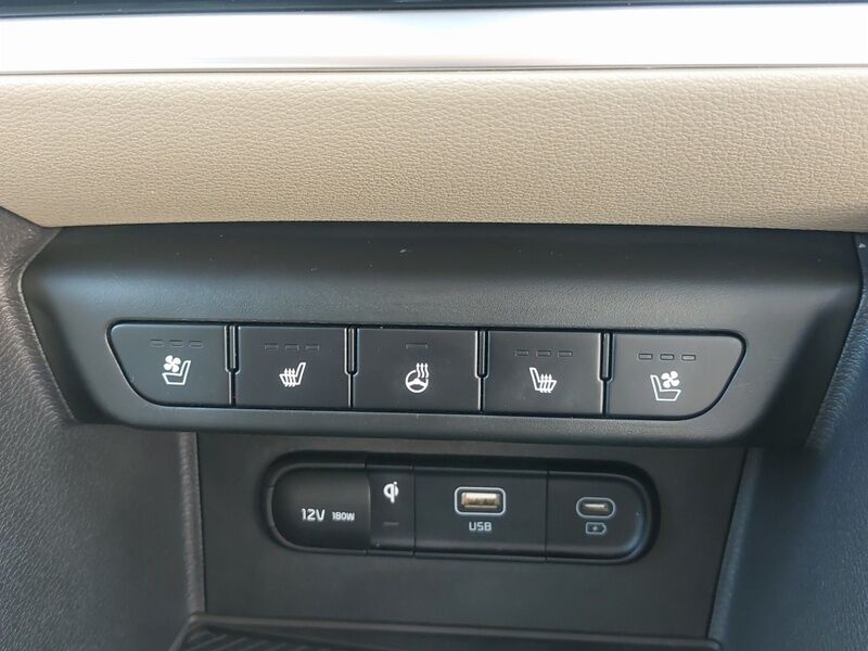 More views of Kia Sportage