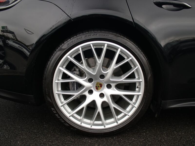 More views of Porsche Panamera