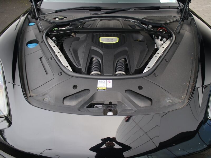 More views of Porsche Panamera