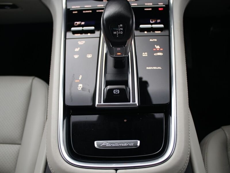 More views of Porsche Panamera