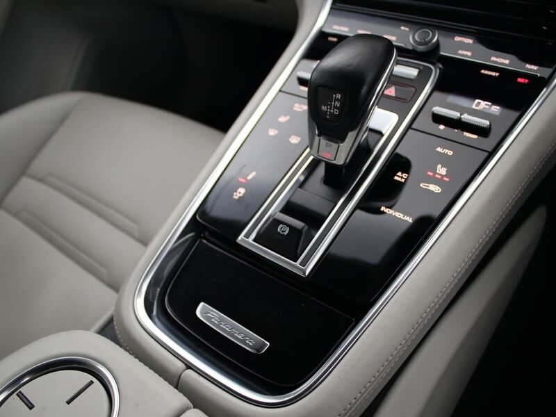 More views of Porsche Panamera