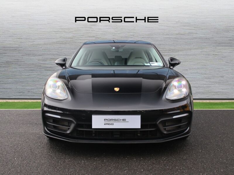 More views of Porsche Panamera