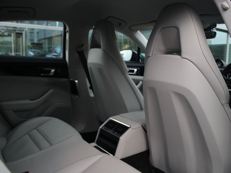 More views of Porsche Panamera