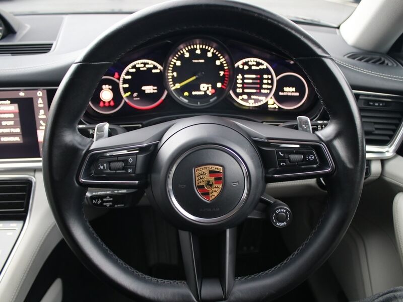 More views of Porsche Panamera