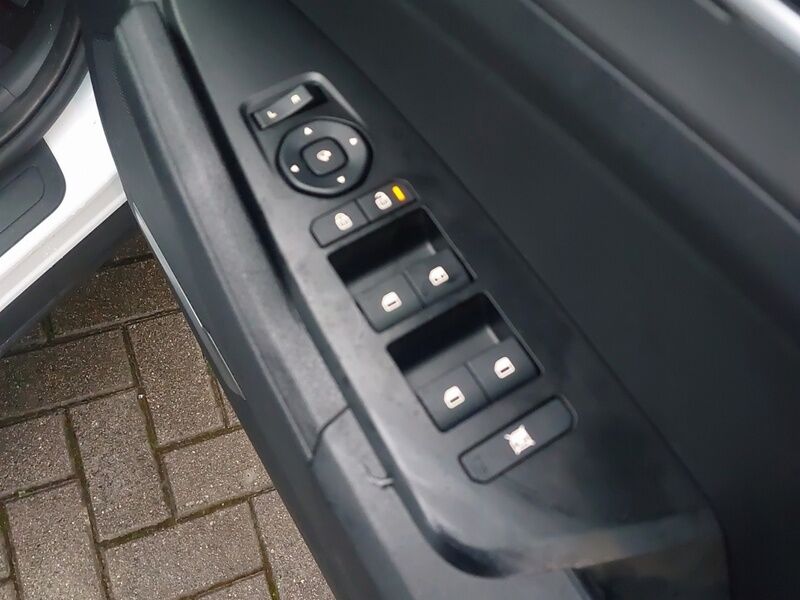 More views of Kia Sportage