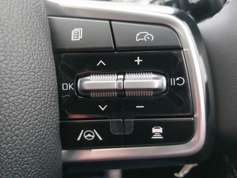 More views of Kia Sorento