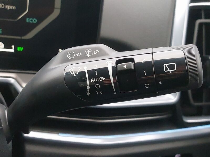 More views of Kia Sorento