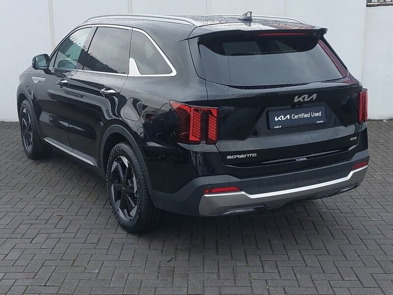 More views of Kia Sorento