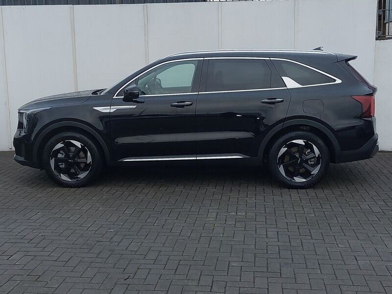 More views of Kia Sorento