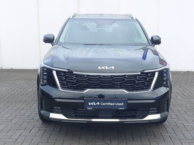 More views of Kia Sorento