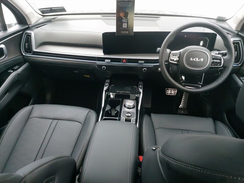 More views of Kia Sorento