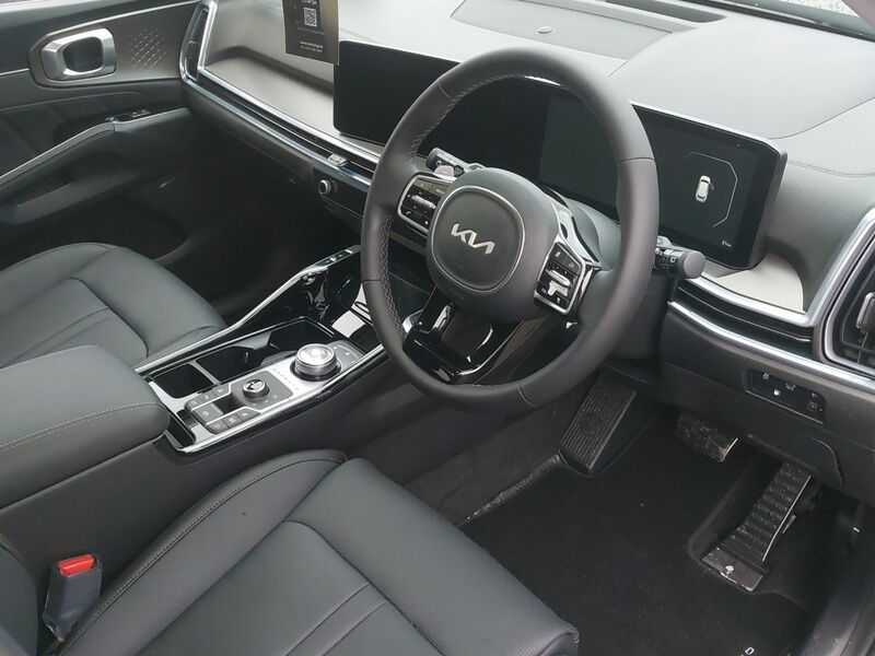 More views of Kia Sorento