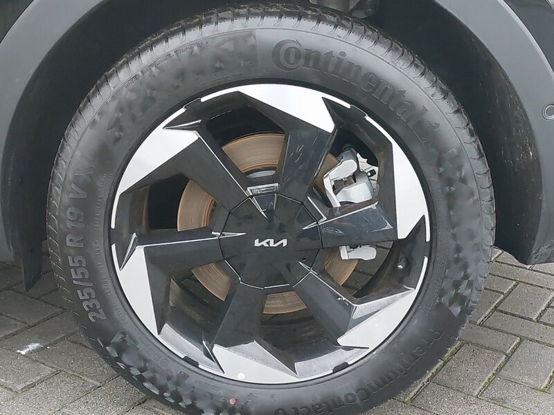 More views of Kia Sorento