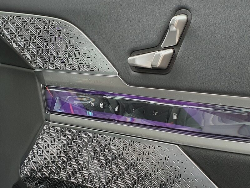 More views of BMW 7-Series