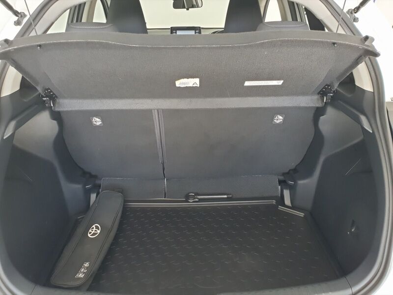 More views of Toyota Yaris