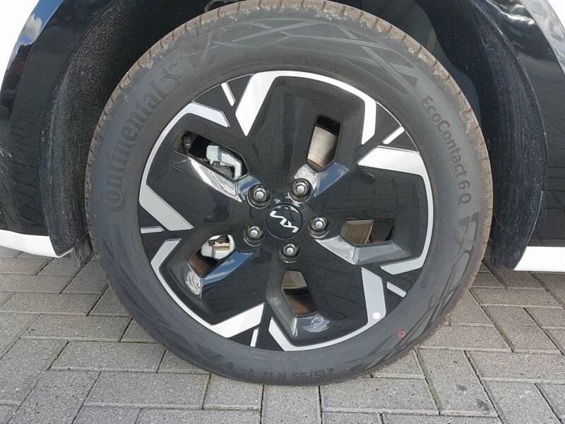 More views of Kia Niro