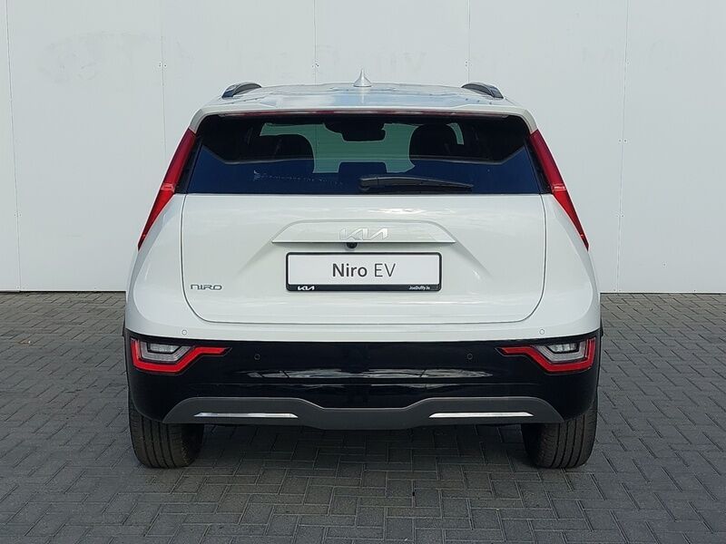 More views of Kia Niro