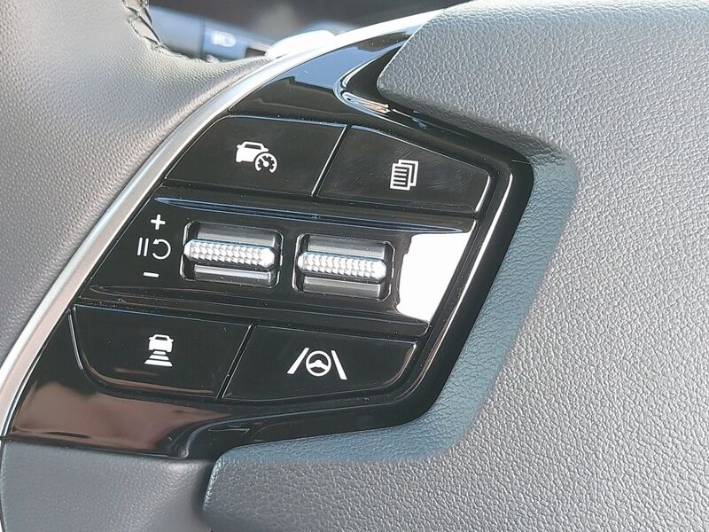 More views of Kia Niro