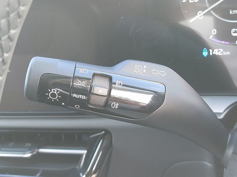 More views of Kia Niro