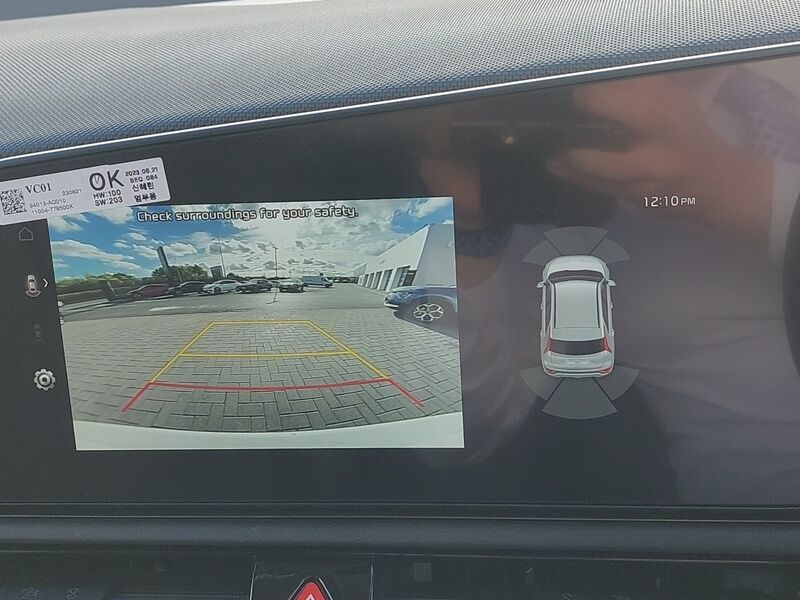 More views of Kia Niro