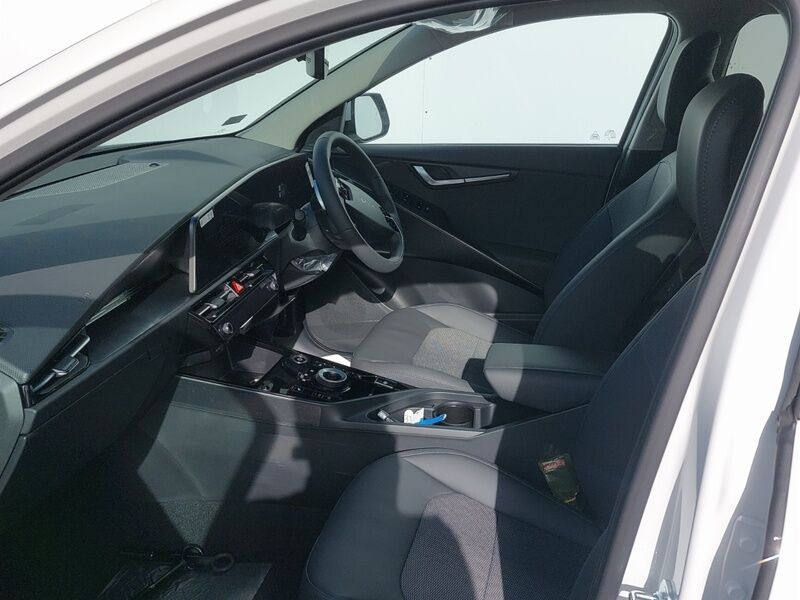 More views of Kia Niro