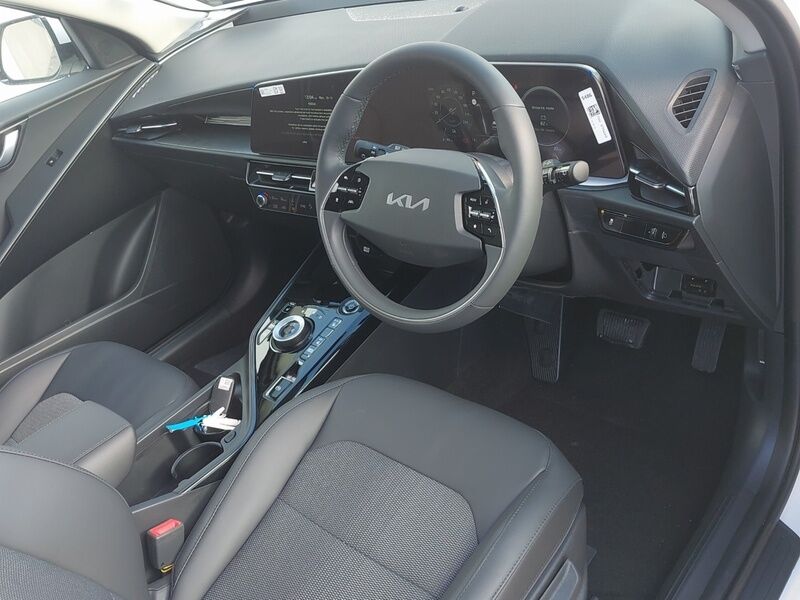 More views of Kia Niro