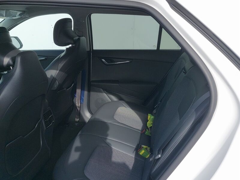 More views of Kia Niro