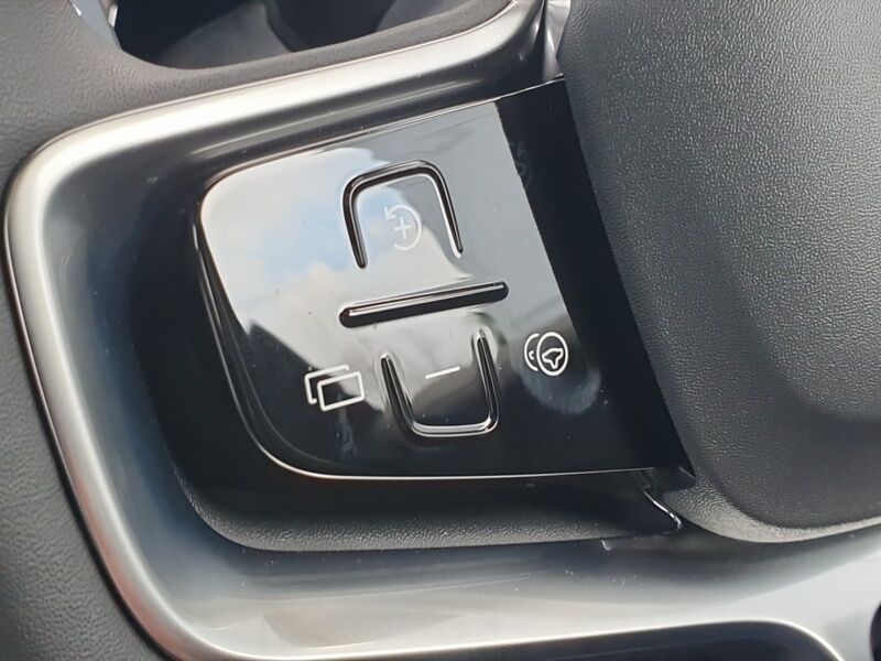 More views of Volvo ES90