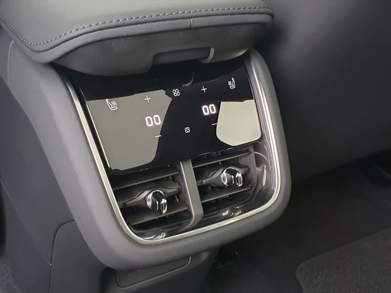 More views of Volvo ES90