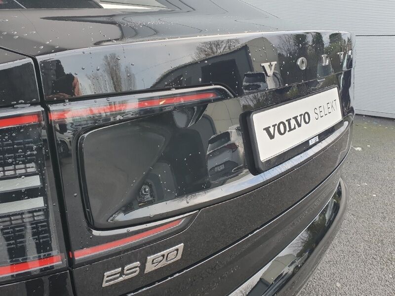 More views of Volvo ES90