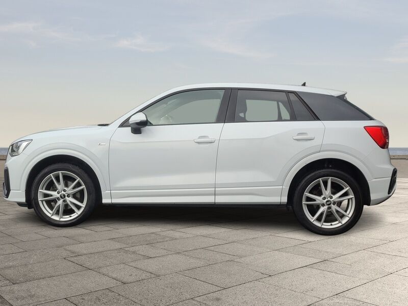 More views of Audi Q2