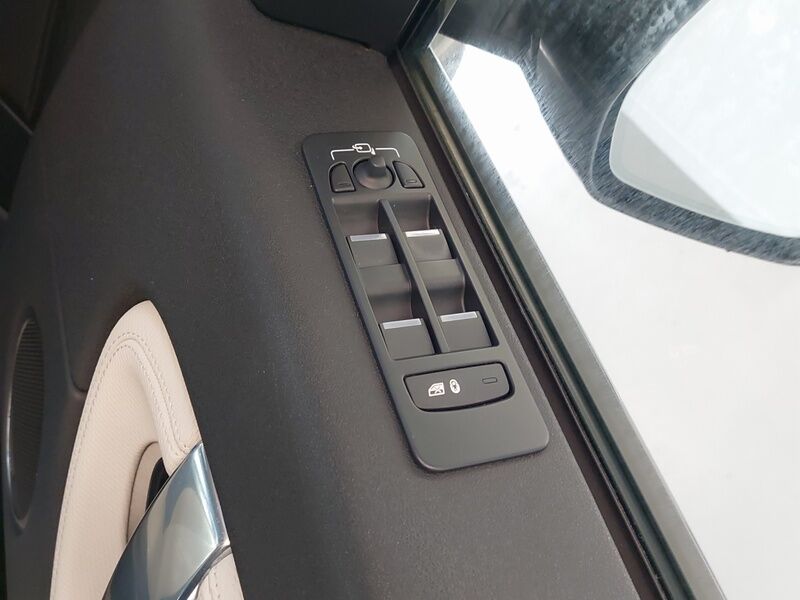 More views of Land Rover Discovery Sport