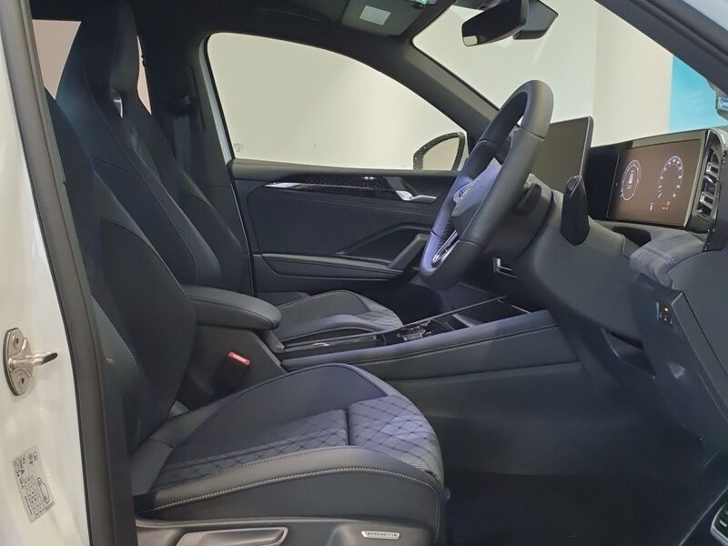 More views of Volkswagen Tiguan