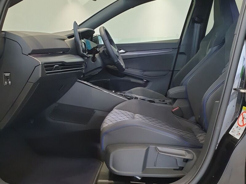 More views of Volkswagen Golf