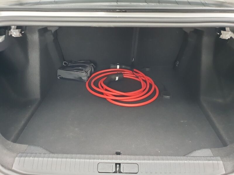 More views of Citroen e-C4 X