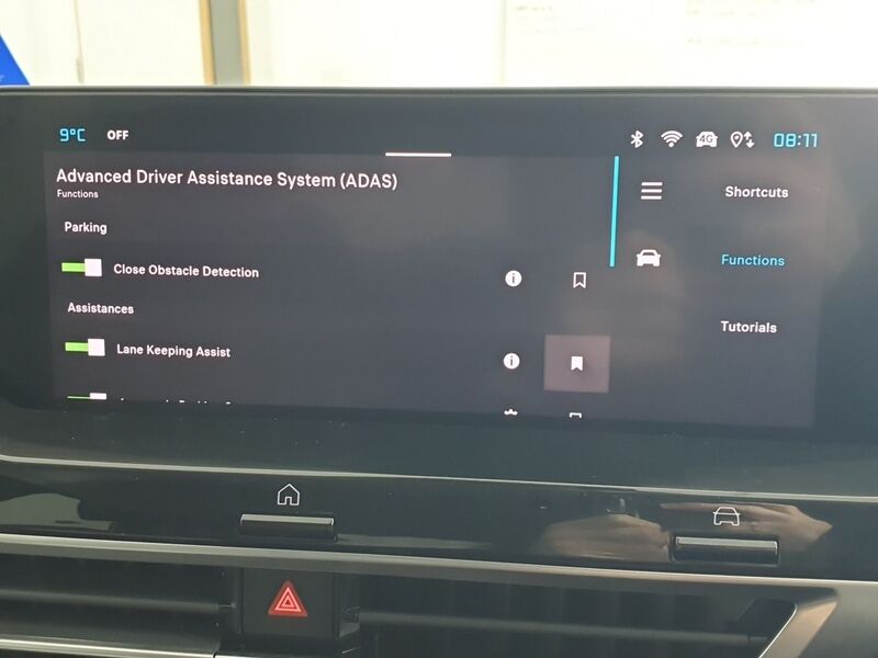 More views of Citroen e-C4 X