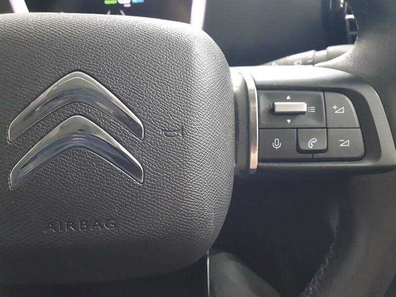 More views of Citroen e-C4 X