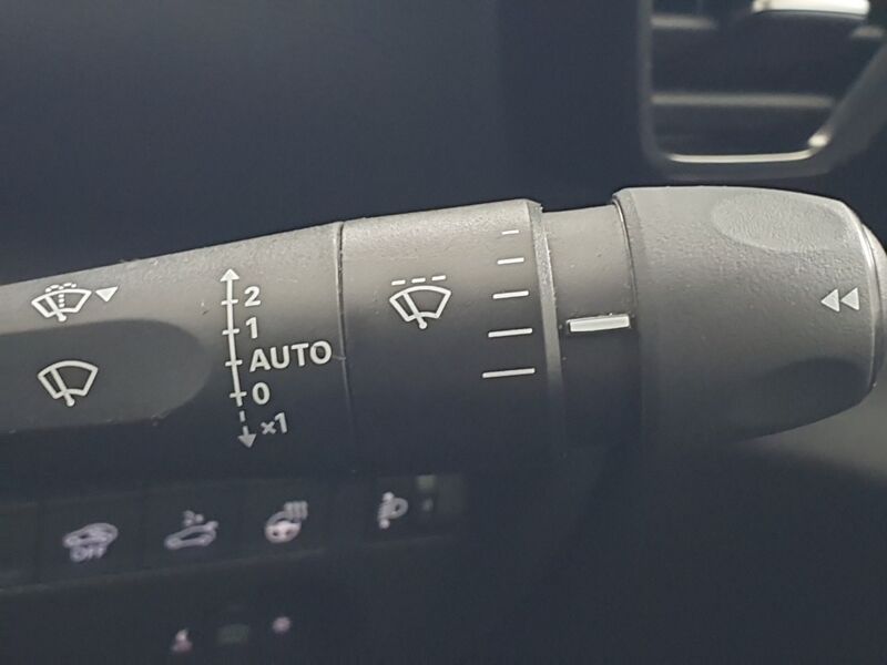 More views of Citroen e-C4 X