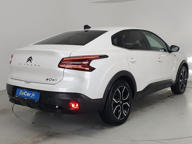 More views of Citroen e-C4 X