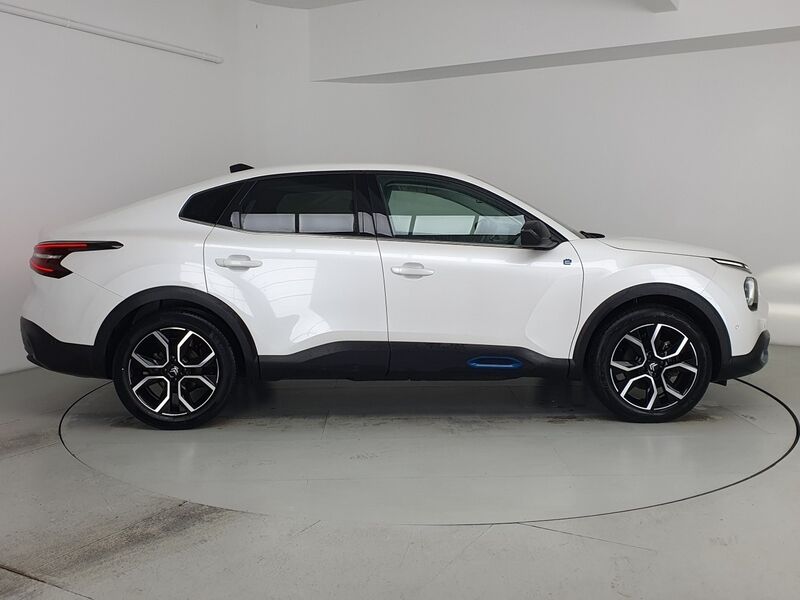 More views of Citroen e-C4 X