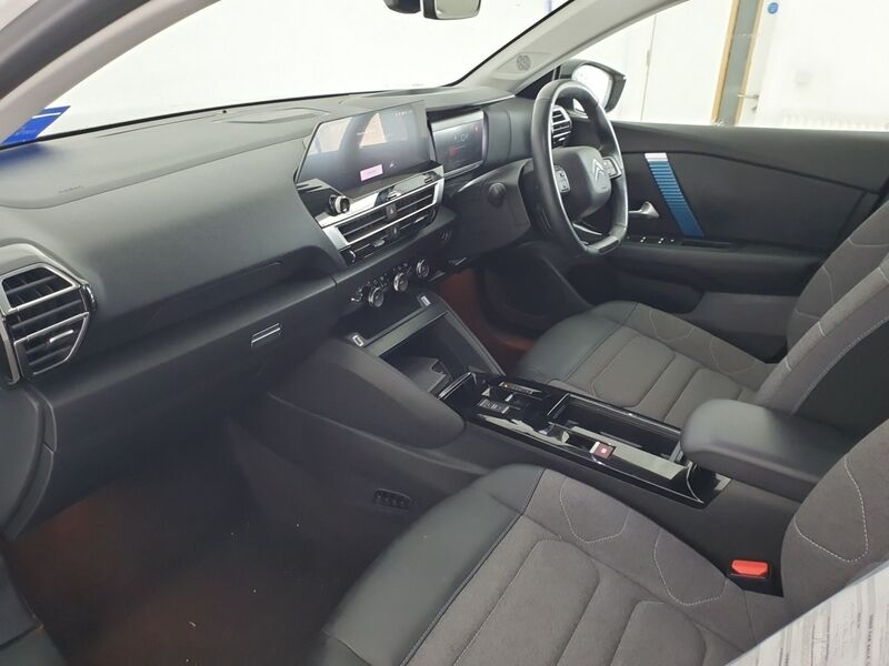 More views of Citroen e-C4 X