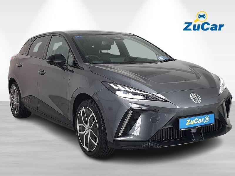 More views of MG MG4