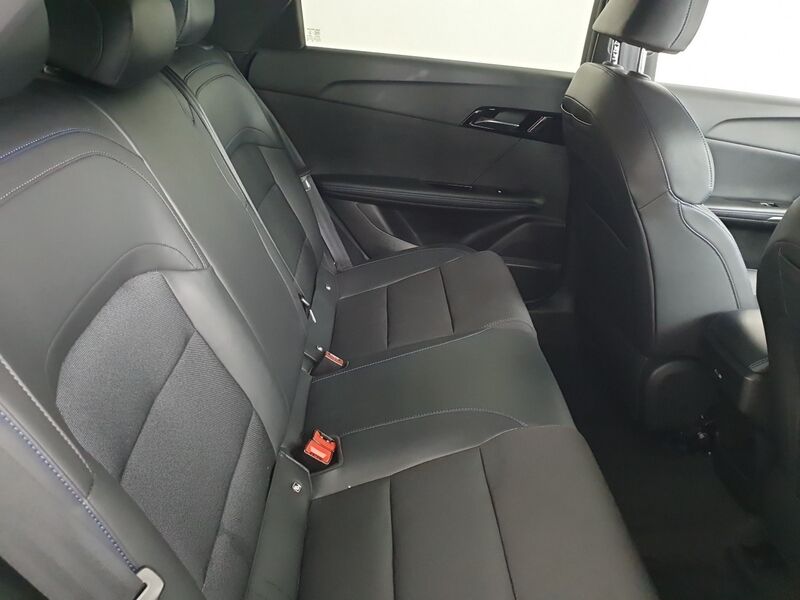 More views of MG MG4